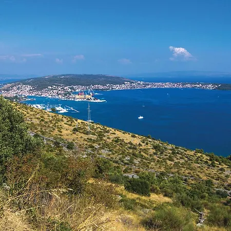 1 Bedroom Cozy Apartment In Seget Donji Trogir