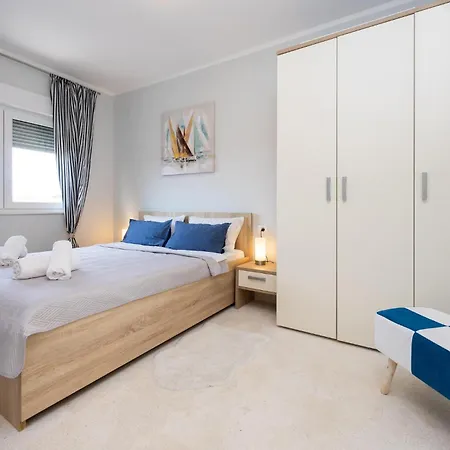 1 Bedroom Cozy Apartment In Seget Donji Trogir