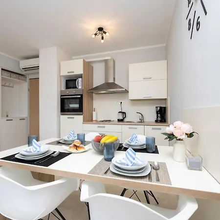 1 Bedroom Cozy Apartment In Seget Donji Trogir