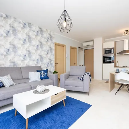 Apartament 1 Bedroom Cozy Apartment In Seget Donji