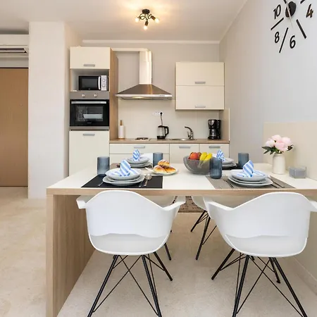 1 Bedroom Cozy Apartment In Seget Donji Apartament Trogir